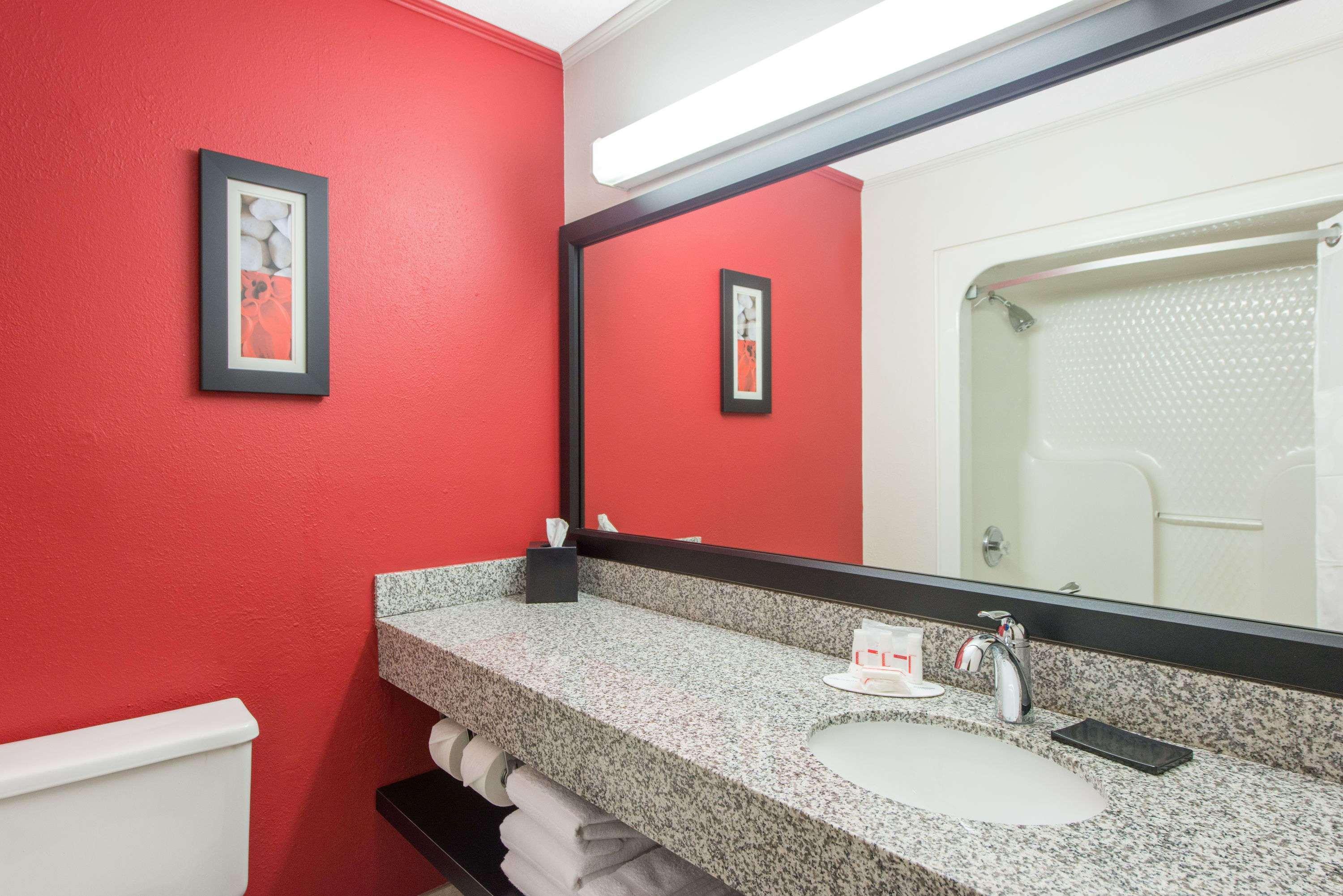 Ramada By Wyndham Springfield North Hotel Kültér fotó